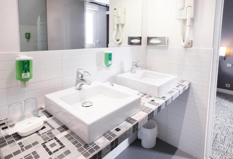 Номер Стандарт Трехместный, Best Western Adagio Saumur