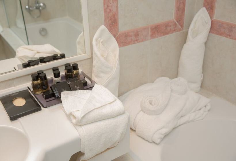 Апартаменты 1 Спальня Вид на Сад, Golden Tulip Taj Sultan Resort