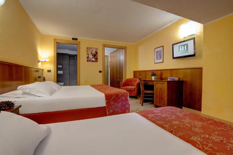 Номер Стандарт Трехместный, Ih Hotels Courmayeur Mont Blanc