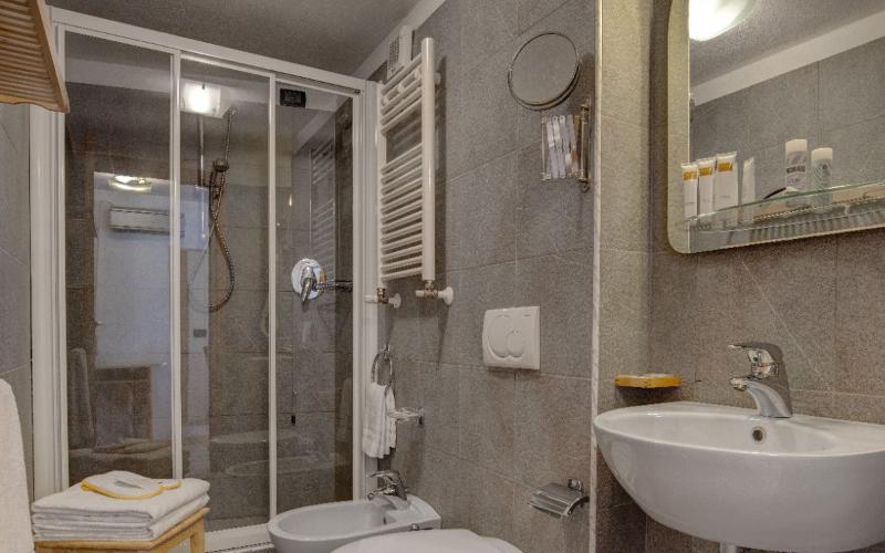 Четырехместный Номер Стандарт, Ih Hotels Courmayeur Mont Blanc