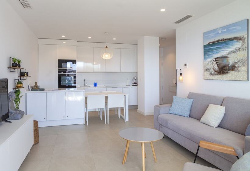 آپارتمان 2 خوابه با چشم‌انداز دریا, Blue Line Apartment