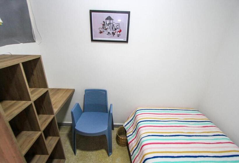 اتاق اکونومی یک تخته, Casa Tuvia