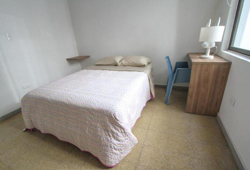 اتاق اکونومی, Casa Tuvia