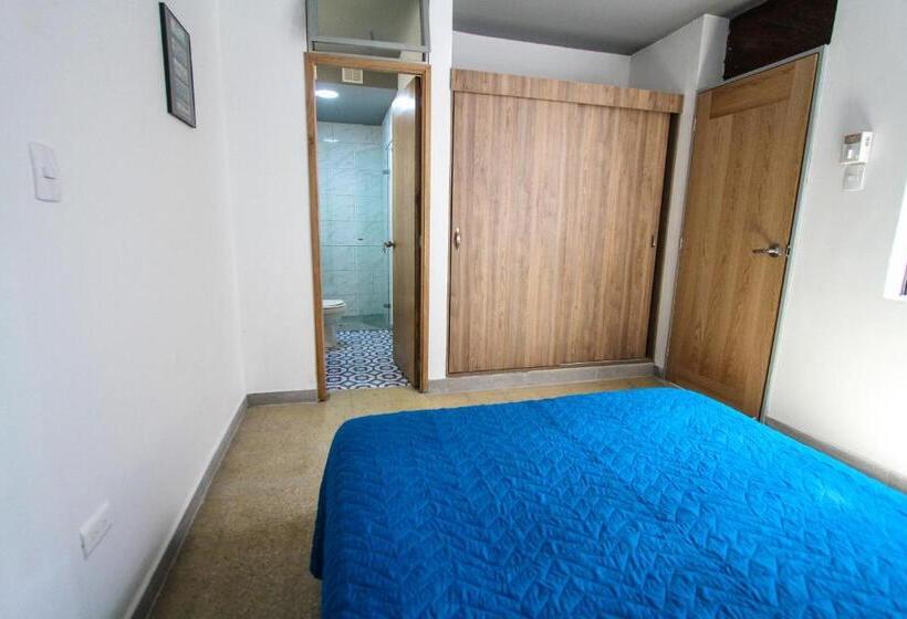 اتاق اکونومی, Casa Tuvia