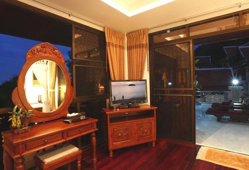 Вилла Deluxe 3 Спальни, Kata Sea View Villas