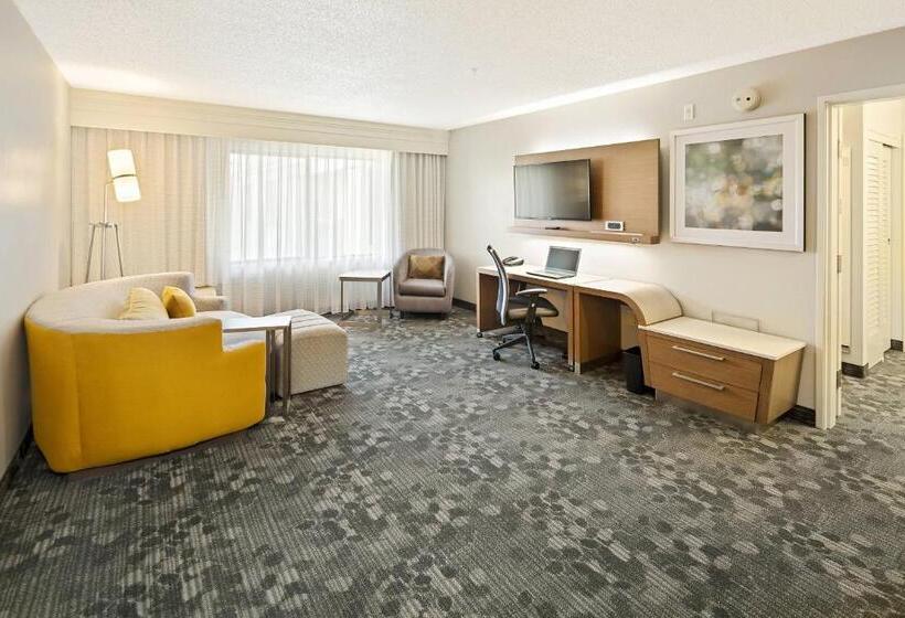 Suite Queen Bed, Courtyard By Marriott Bryan College Station