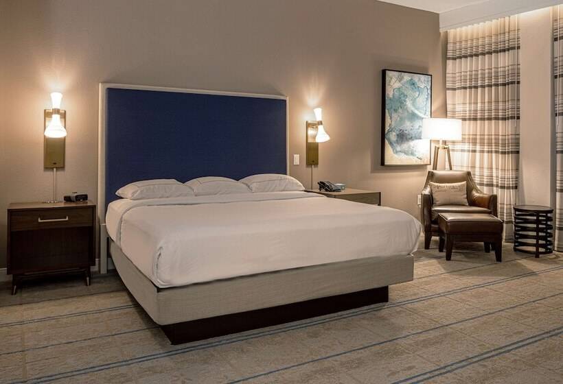 سوییت, Hilton Austin Airport