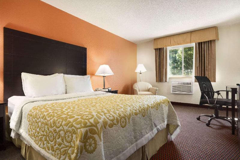 Люкс, Pensacola Suites