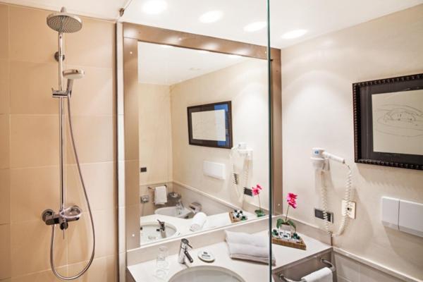 Полулюкс, Cosmo Hotel Torri