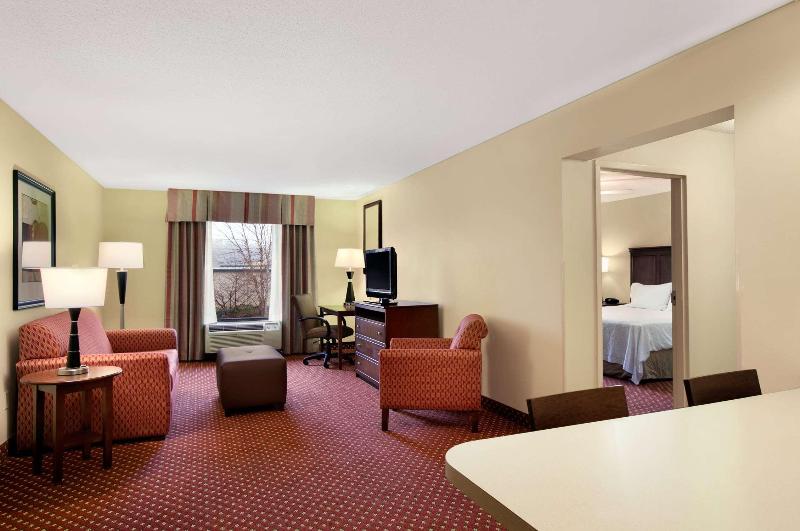 חדר סטנדרט עם מיטת קינג, Hampton Inn Atlantastockbridge