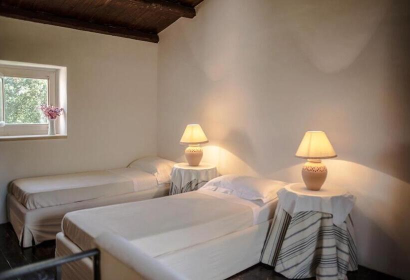 Dört Kişilik Standart Oda, Masseria Degli Ulivi   Noto