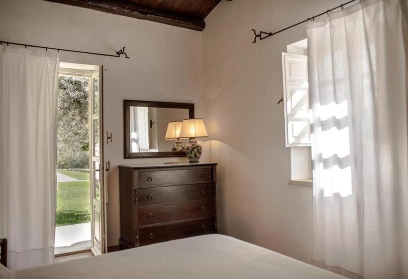 Superior Oda, Masseria Degli Ulivi   Noto