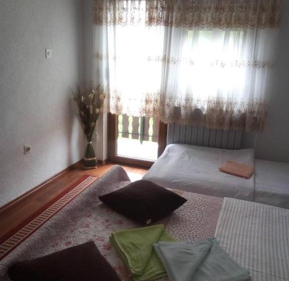اتاق لوکس, Apartments And Rooms With Parking Space Jezerce, Plitvice   17768