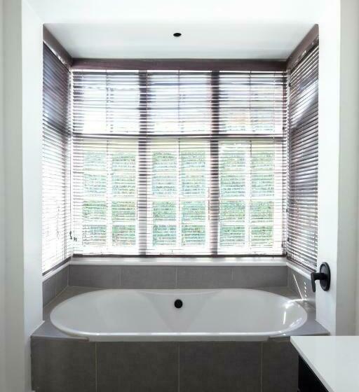 اتاق استاندارد با چشم‌انداز استخر, Taunton Manor