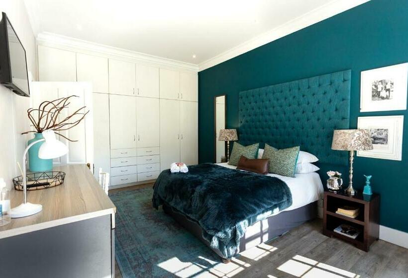 اتاق استاندارد با چشم‌انداز استخر, Taunton Manor