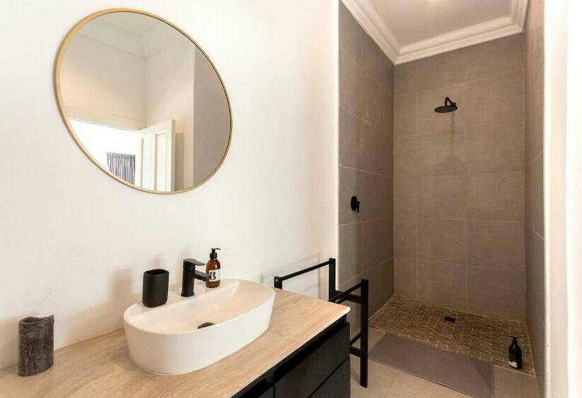 اتاق استاندارد با چشم‌انداز باغ, Taunton Manor