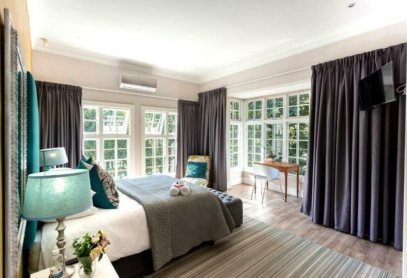 اتاق استاندارد با چشم‌انداز باغ, Taunton Manor