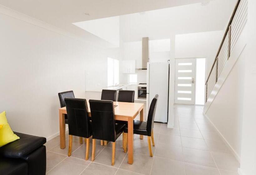 Апартаменты 2 Спальни, Wallsend Executive Apartments
