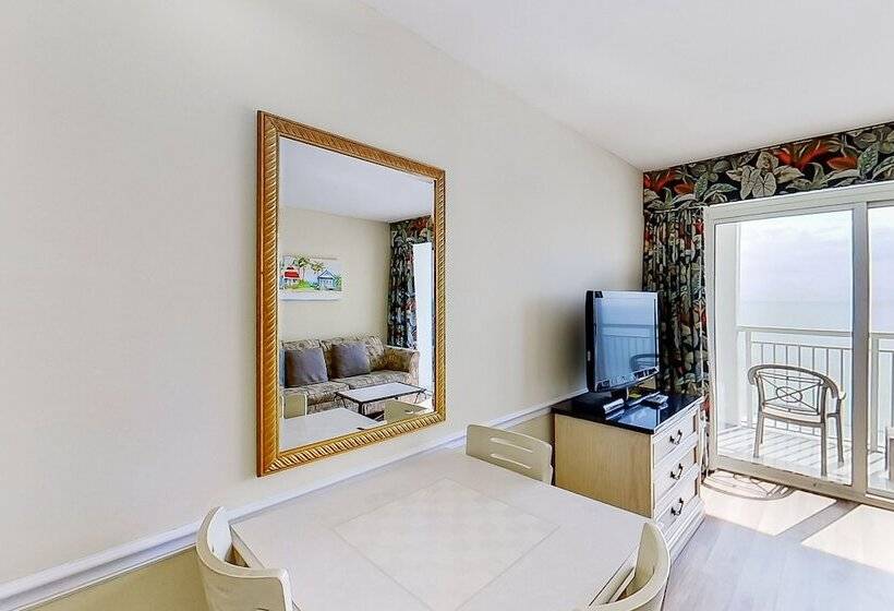 Люкс Вид на Море, Camelot By The Sea By Oceana Resorts