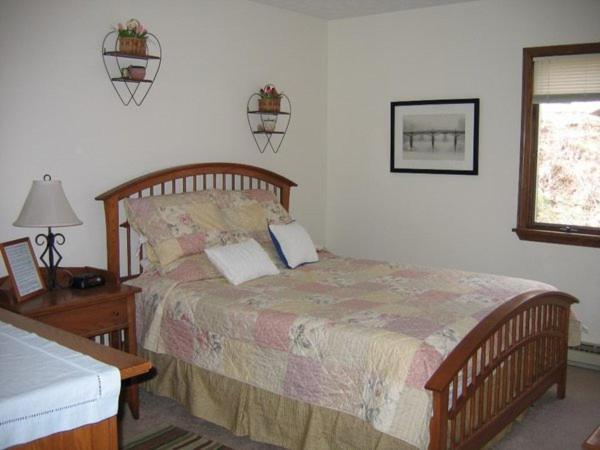 Дом 4 Спальни, Spruce Hill Inn & Cottages