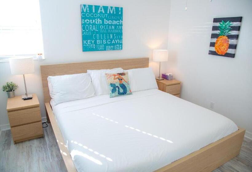 스위트 킹사이즈 침대, St. Pete Beach Suites