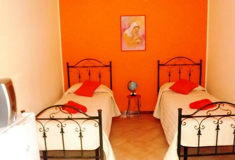 ベーシックトリプルルーム, B&b Delfinia