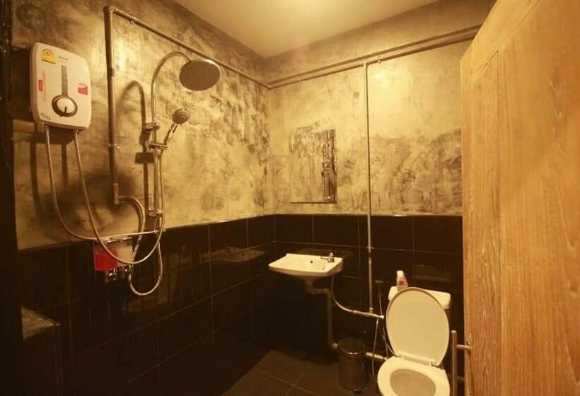 Номер Стандарт Совместная Ванная, Backpack Hostel