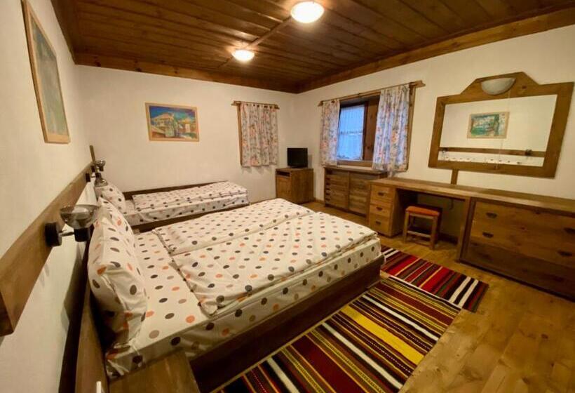 Вилла 3 Спальни, Family Hotel Byalata Kashta