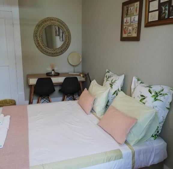 اتاق استاندارد با سرویس بهداشتی مشترک, Menina Da Ria Guest House