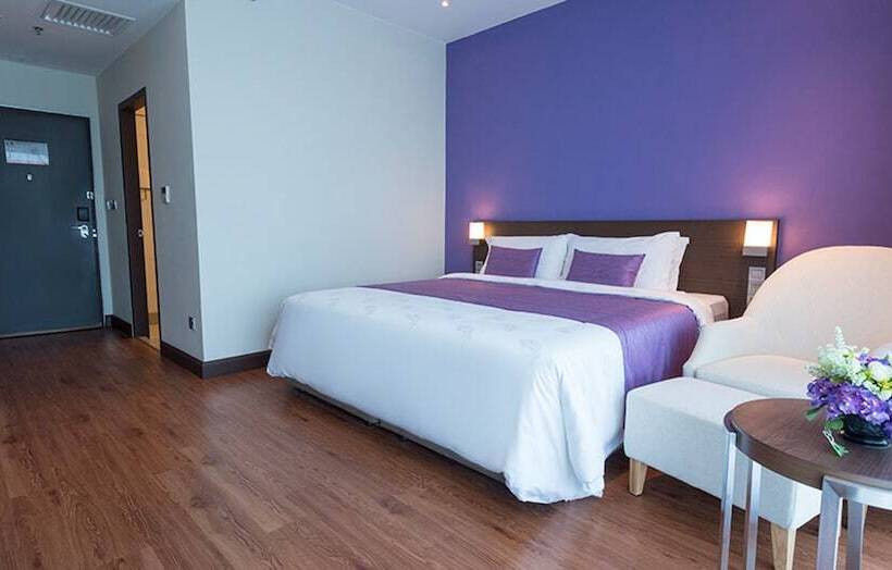 Deluxe room with river view, Astana Wing  Riverside Majestic