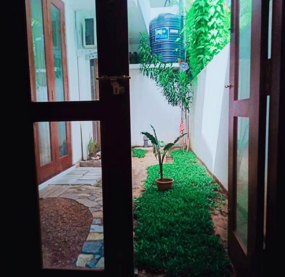 Апартаменты 2 Спальни, New Sea Lion Guest House