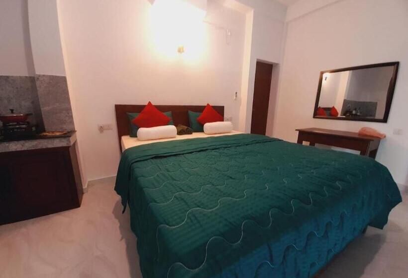 Трехместный Номер Стандарт с Балконом, New Sea Lion Guest House