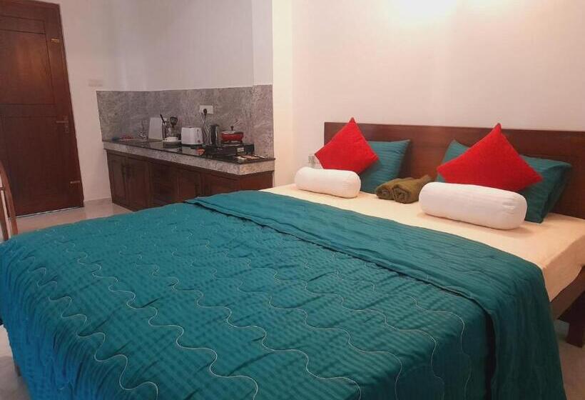 Трехместный Номер Стандарт с Балконом, New Sea Lion Guest House