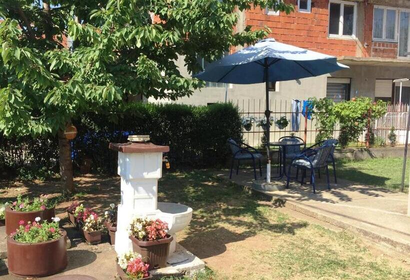 سوییت خانوادگی, Niš Apartman