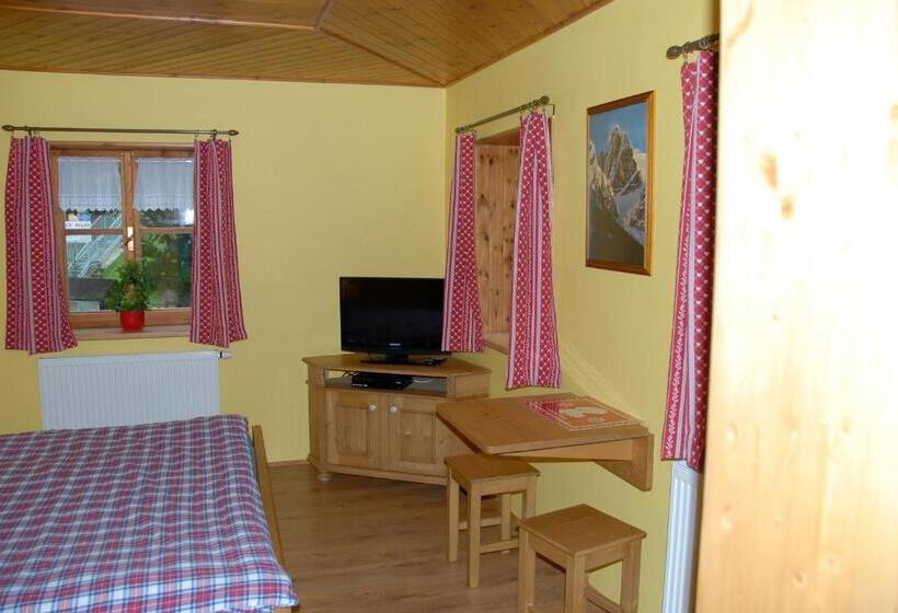 Люкс Вид на Горы, Pension Cortina