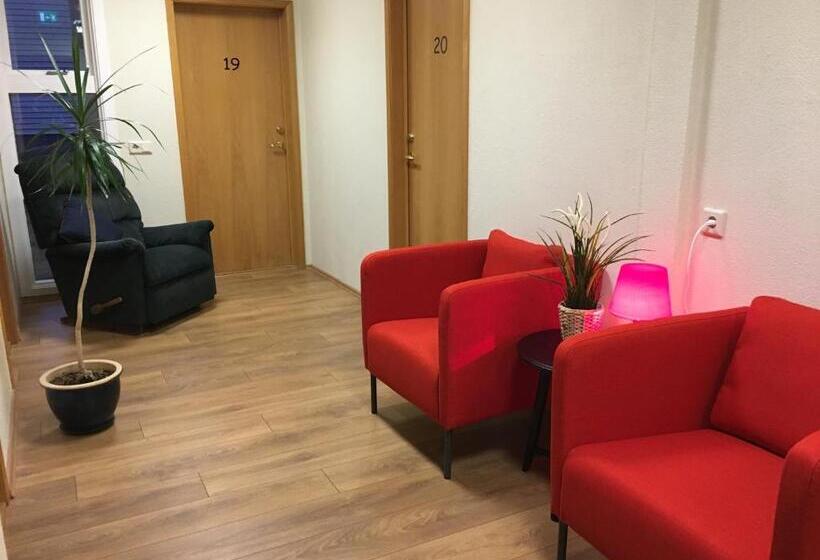 اتاق استاندارد چهارنفره با سرویس بهداشتی مشترک, Framtid Hostel