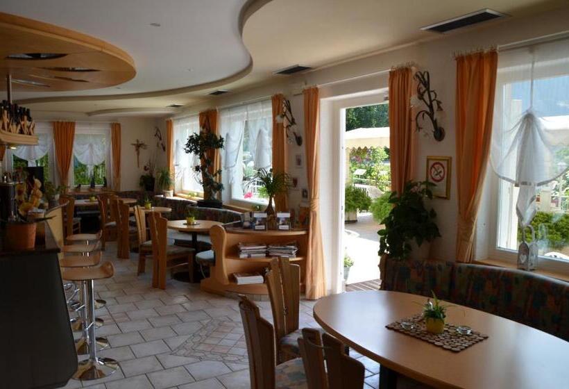 Семейный Номер Deluxe, Alpenlandhotel Rodeneggerhof