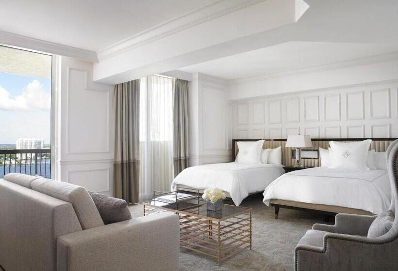 Люкс, Acqualina Resort And Residences