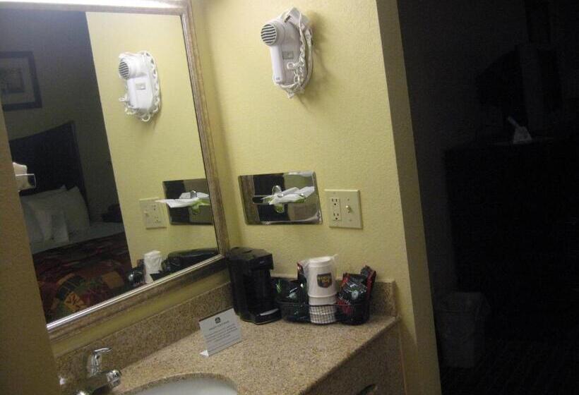 Люкс с Балконом, Best Western Canal Winchester Inn  Columbus South East