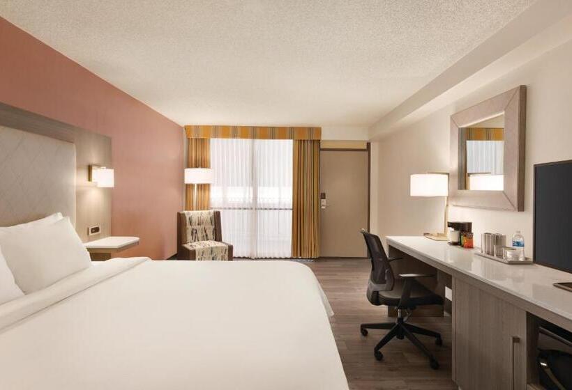 اتاق استاندارد با تخت بزرگ, Radisson Hotel Lenexa Overland Park