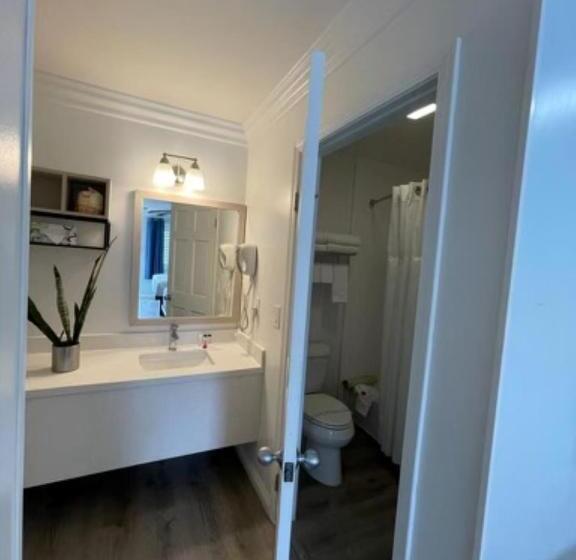 스탠다드 룸 킹사이즈 침대, Ramada By Wyndham Redondo Beach
