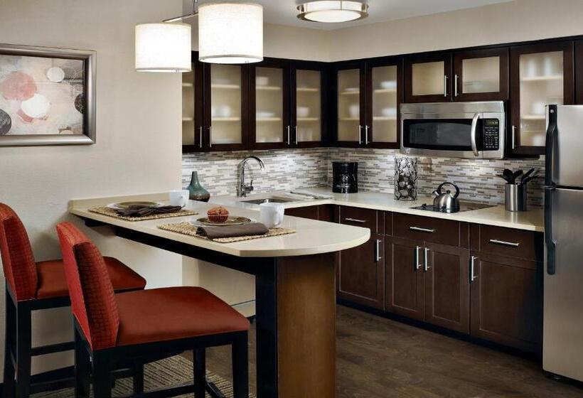 Люкс, Staybridge Suites Detroit Utica By Ihg