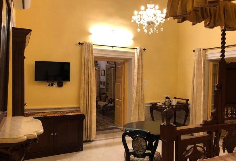 Люкс Кровать Кинг, Cossimbazar Palace Of The Roys