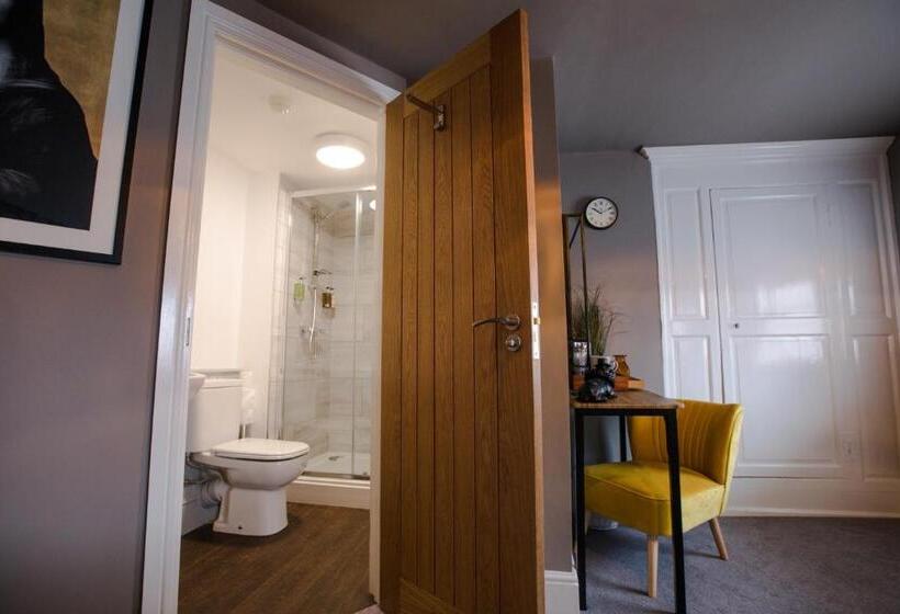 Номер Стандарт, The Wheatsheaf Pub, Kitchen & Rooms