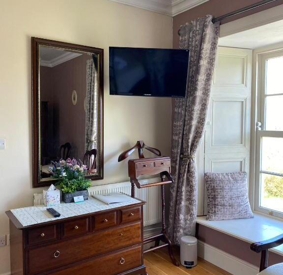 스위트 킹사이즈 침대, Bealkelly Country House