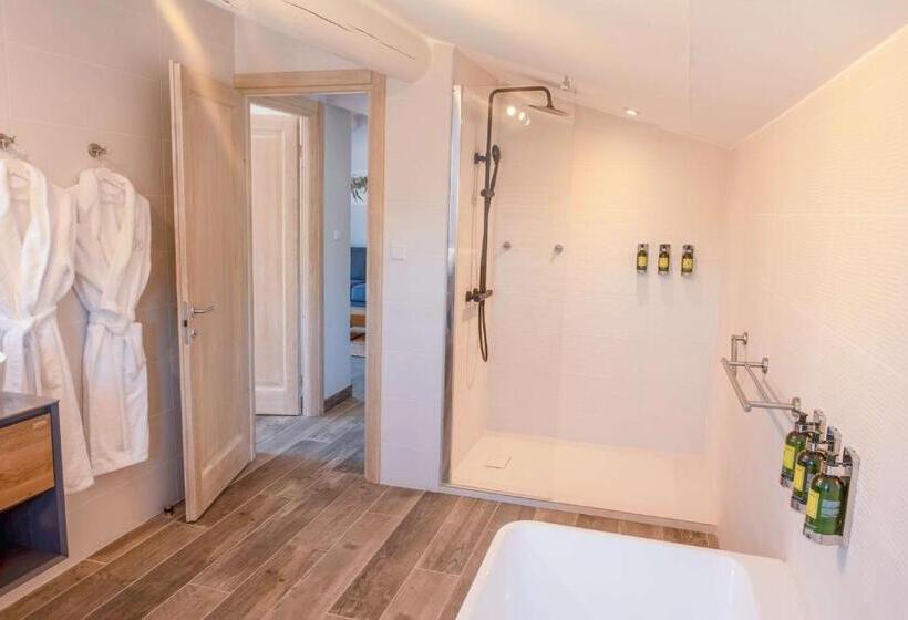 Люкс Вид на Сад, Domaine Ribiera, Hotel 5 Etoiles, Spa & Golf   Forcalquier