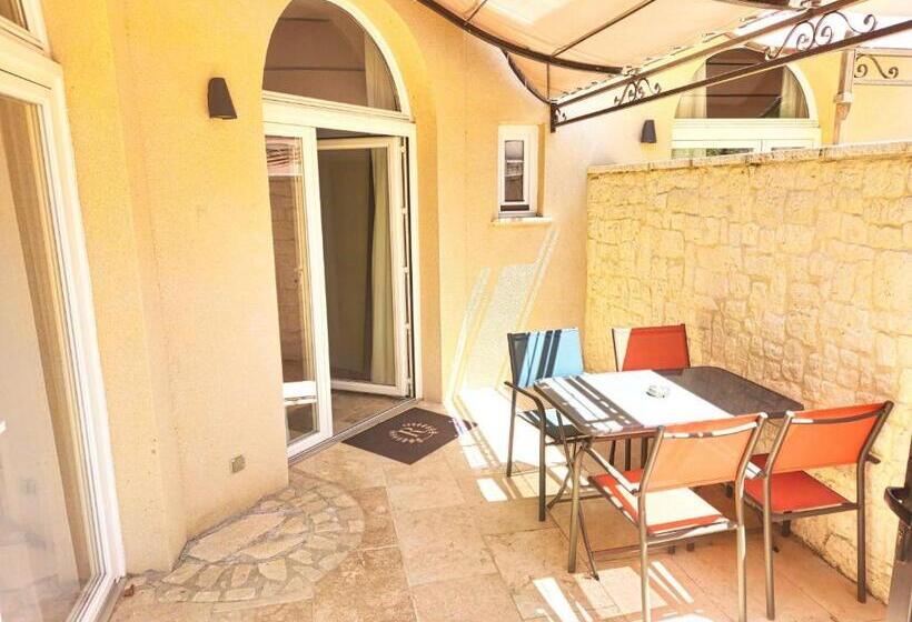 Люкс с Террасой, Domaine Ribiera, Hotel 5 Etoiles, Spa & Golf   Forcalquier