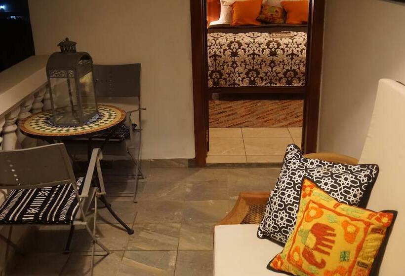 Королевский Люкс, Accra Royal Castle Apartments & Suites