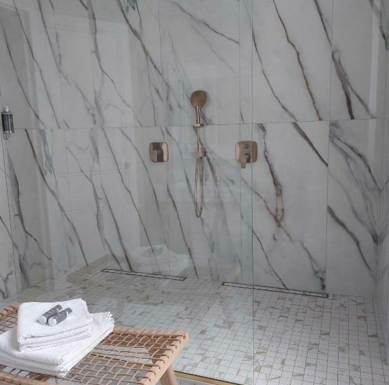 Номер Deluxe, Château Haute Roche