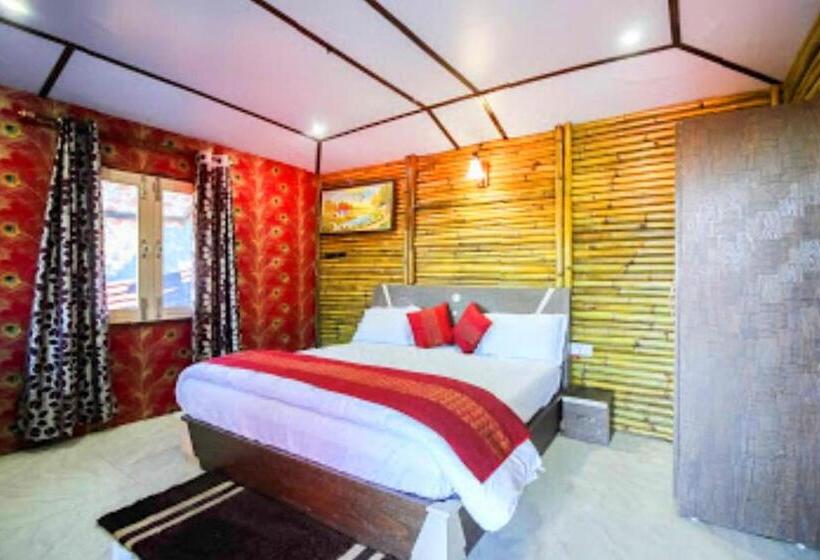 Номер Superior Кровать Кинг, Glamwood Resort Dhanaulti, Ranked 1 In Dhanaulti